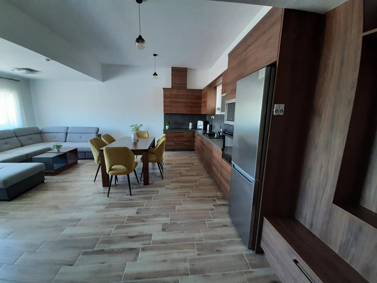 Judona Apartment ไฮจ์ดุสโซบอสโล ภายนอก รูปภาพ